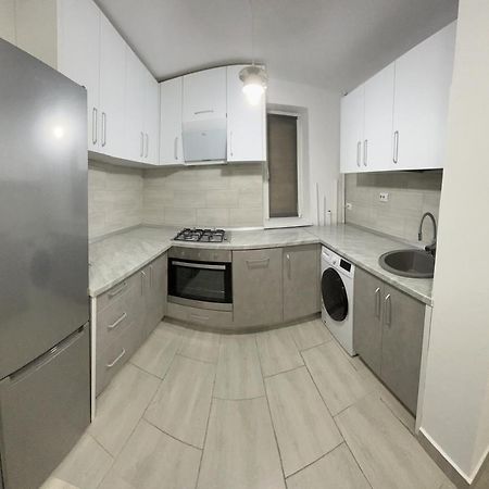 Home Sweet Home Apartment With 3 Rooms Buzău Exterior foto