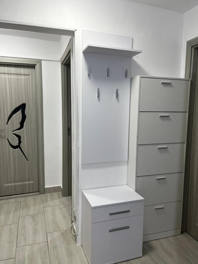 Home Sweet Home Apartment With 3 Rooms Buzău Exterior foto