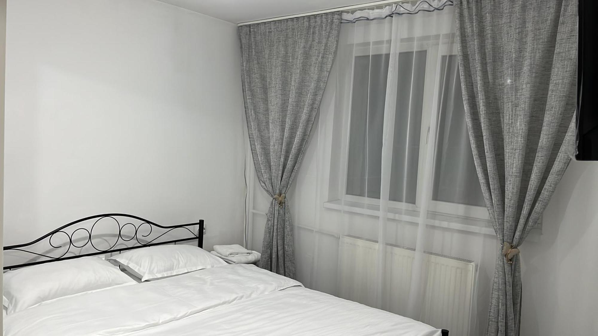 Home Sweet Home Apartment With 3 Rooms Buzău Exterior foto